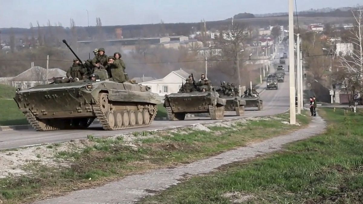 Zprávy z bojiště: Rusové dobyli v nové ofenzívě první město a označili své cíle